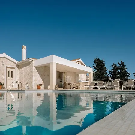 アパート Kyparissi *